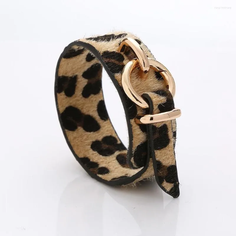 Brangle Punk Style Douopard Print Print Fur Bracelets en cuir Bangles Personnalité Créative Christmas Gift For Women Girls