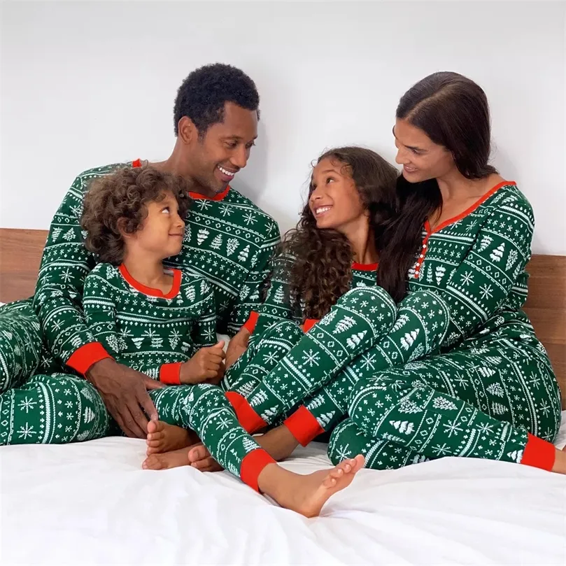 Familj matchande kläder jul mamma dotter pappa son matchande outfit jultomten tryck pyjamas set casual lös sömnkläder xmas familj look pjs 220913