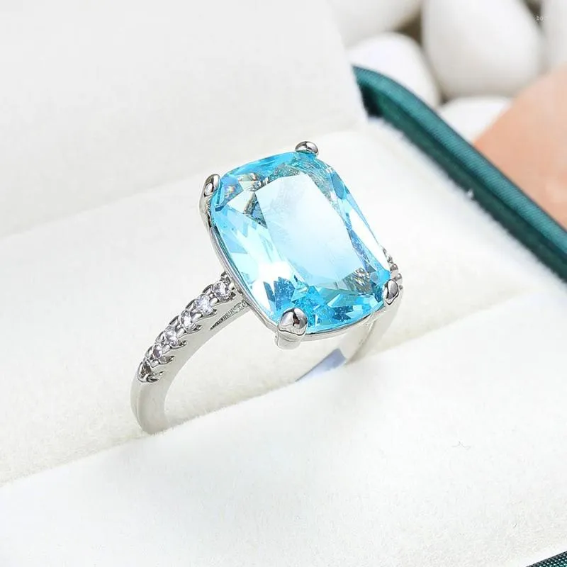 Anillos de racimo, banda de anillo de dedo redondo Simple, deslumbrante azul Cz Zircon Stone, 4 puntas para mujer, corte princesa, regalo de joyería de boda