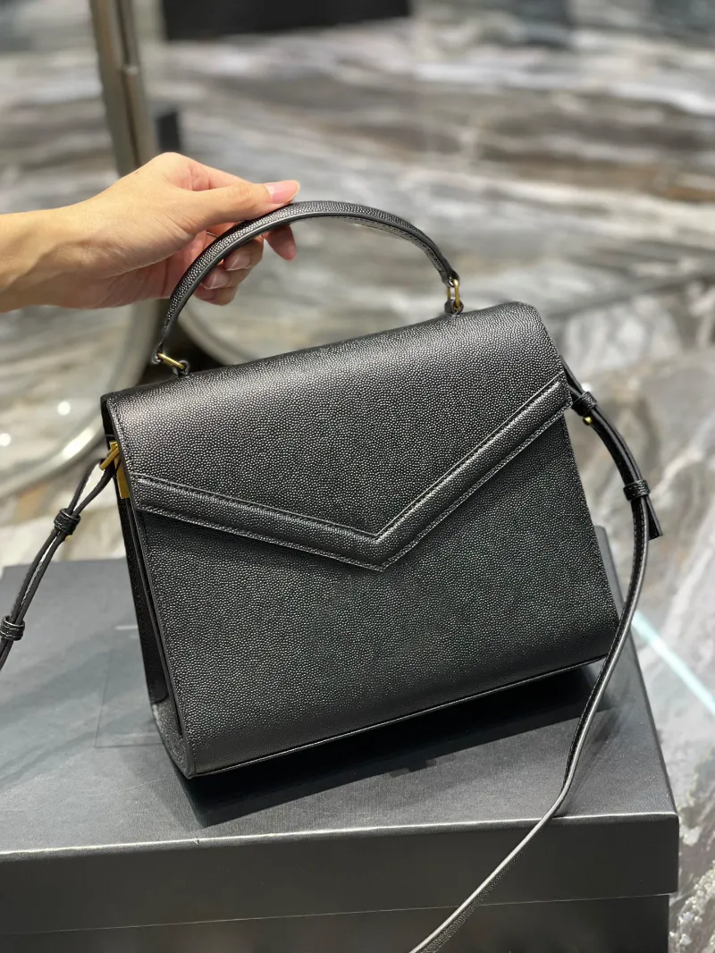 9A Quality Designer Cassandra Medium Handle Bag In Grain De Poudre Embossed Leather Sac à bandoulière