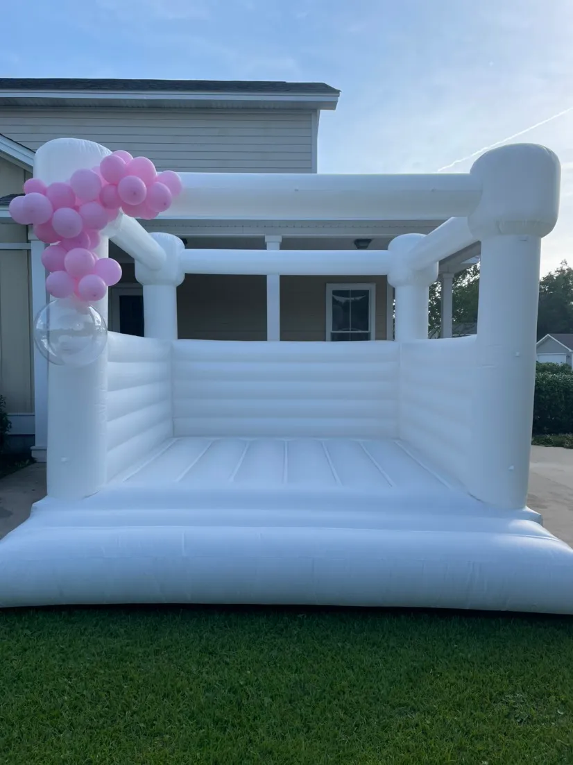 Pour les activités de fête, les événements, le château gonflable en PVC de qualité commerciale, maison de rebond blanche pour mariage, lit sautant avec souffleur d'air