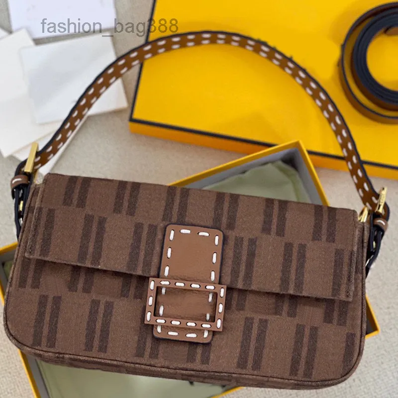 Вечерние сумки Baguette Bag Women Bag Crossboby Bags Модная пушистая фланелевая сумка Кошелек с клапаном Аппаратная пряжка