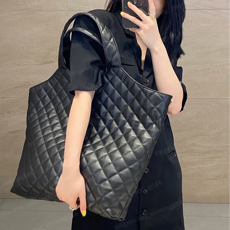 토트 디자이너 핸드백 여성 쇼핑 가방 검은 퀼트 양고기 램 스킨 대용량 장착 파우치 황동 금속 하드웨어 디자이너 여성 가방 토트 지갑
