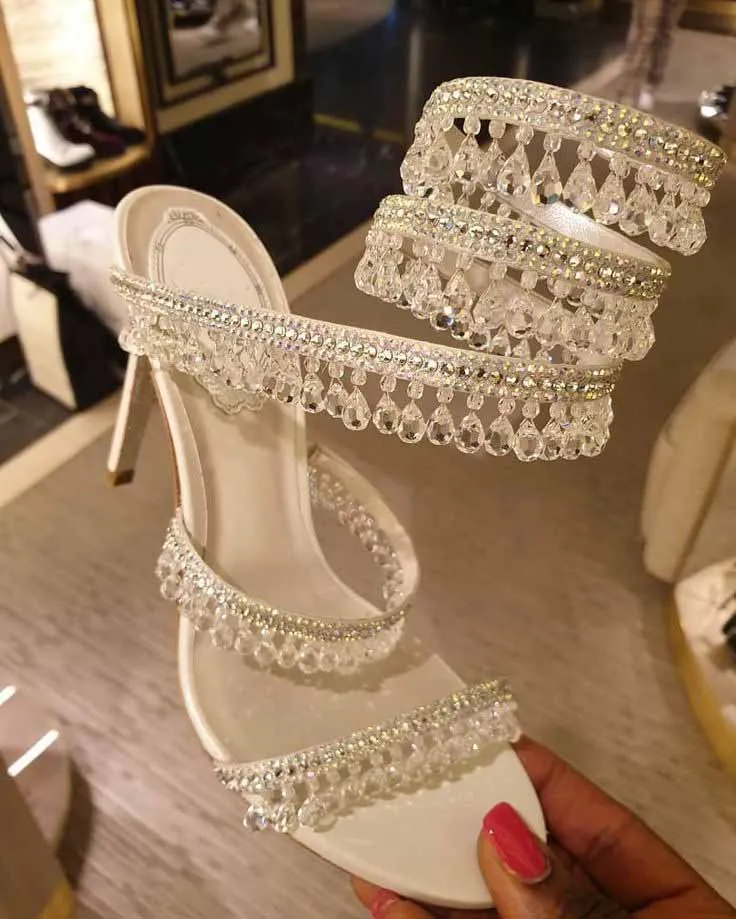 R Caovilla Wedding Dress Women Women High Heels Shoes Romantic Lady Chandelier Nude Stiletto Sandals Mewelry Sandalies Strap مع صندوق