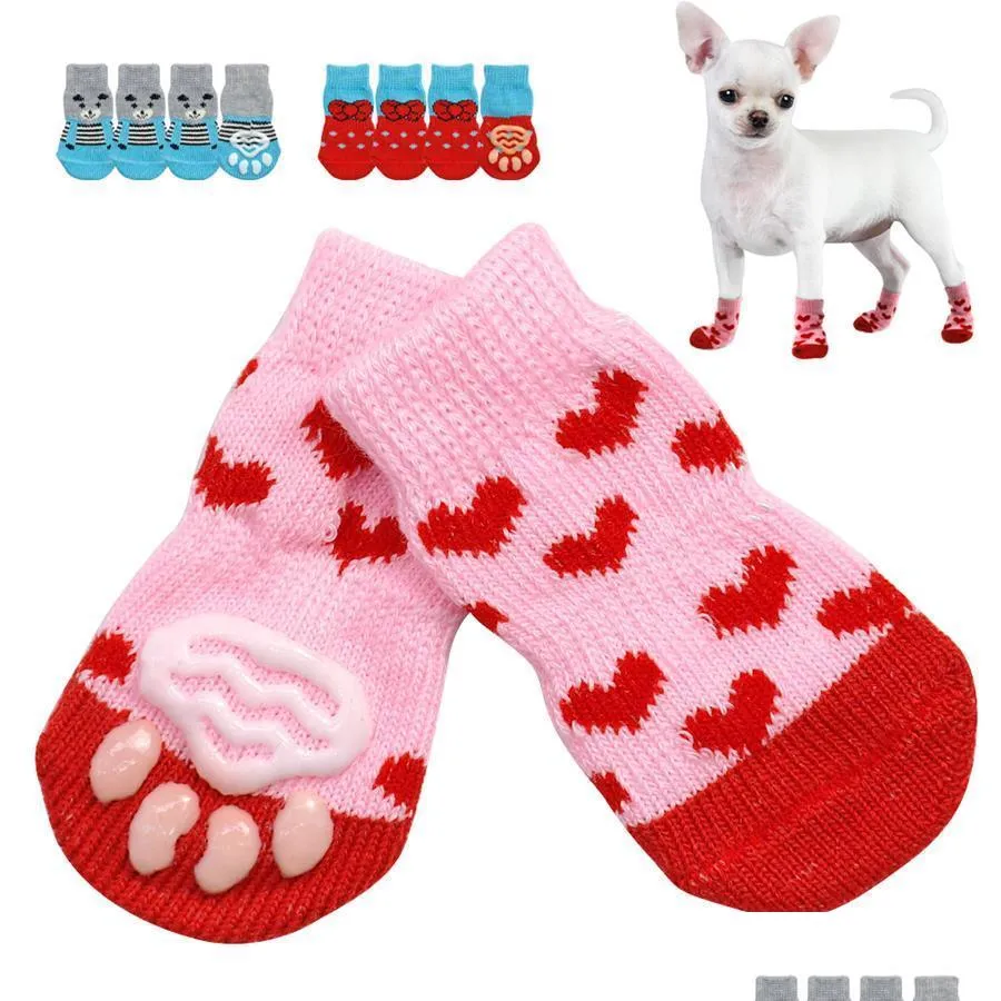 ملابس كلب لطيف جرو أحذية مكافحة الجوارب متماسكة الكلاب الصغيرة Cat chihuahua أحذية الشتاء ملابس داخلية على حامية PAW 4pcs/se dhn86