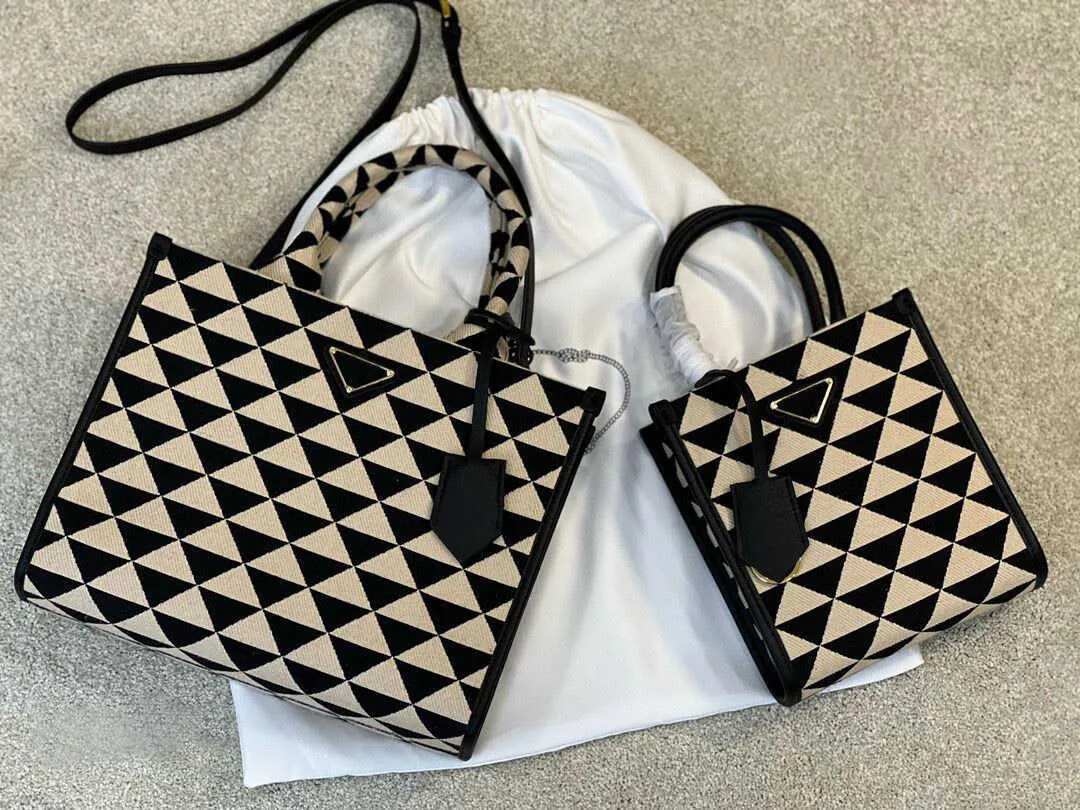 bolsas de malas de malas bolsas de bolsa bolsas de ombro bolsas Triângulo tecelagem de moda feminina Totes de bolsa feminina Designers de marca