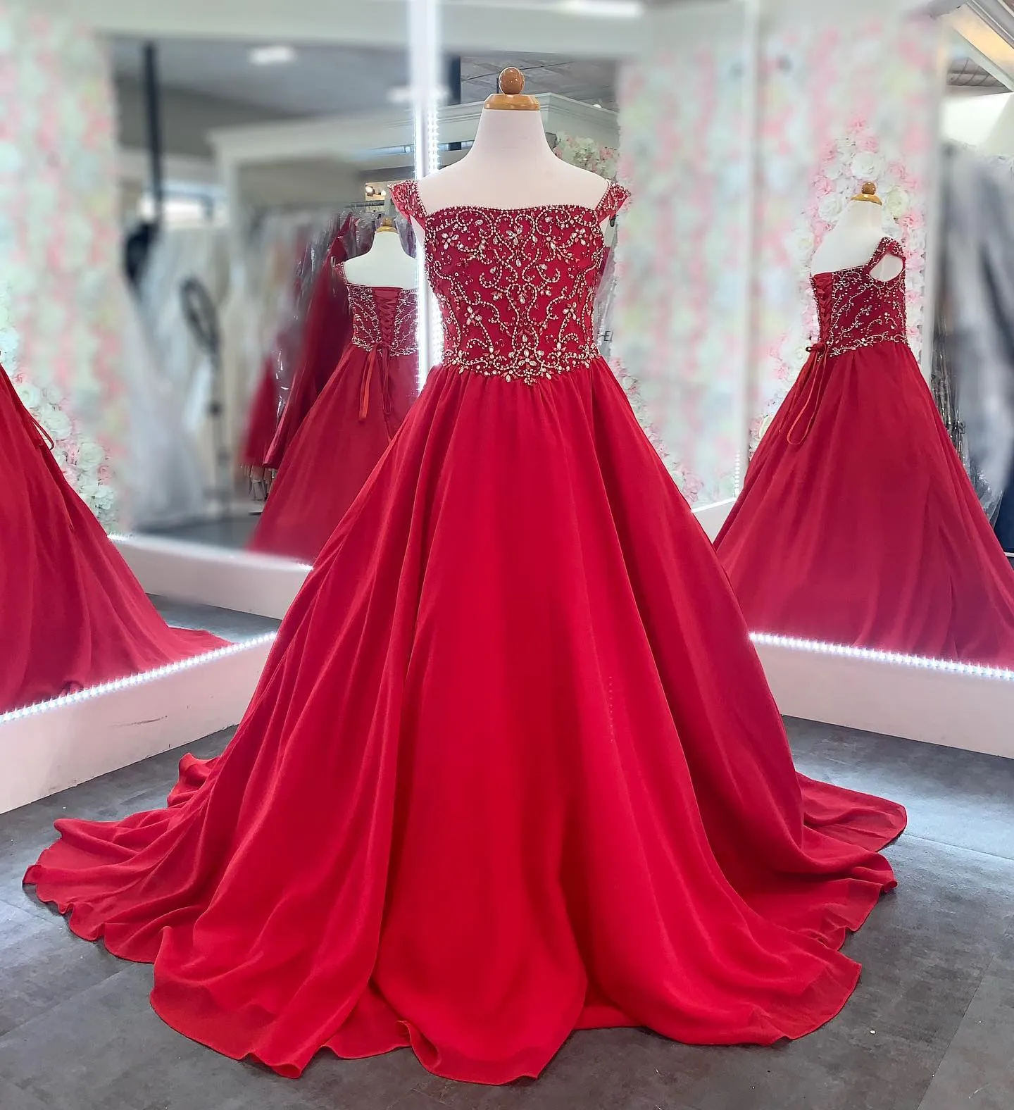 Vestido Chiffon vermelho para menina 2023 evasê sem alças com cristais corpete vestido de festa formal de aniversário para criança adolescente pré-adolescente com cadarço nas costas comprimento até o chão