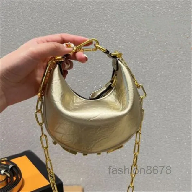 Evening Bags Designer Hobo Wrist Bag Half Moon Zip Fastening Vintage Bottom Golden Metal Letter Luxurys Cross Body Top Quality Womens Clutc