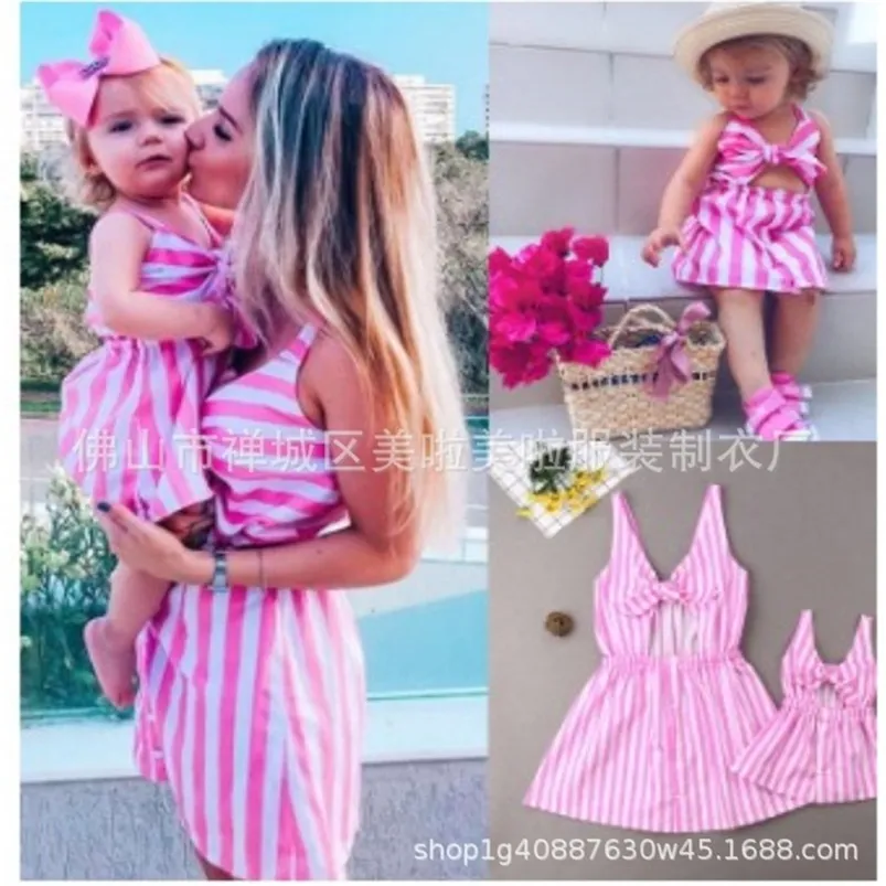 Семейные подходящие наряды детская мода мать и дочь платье розовое вертикальное полосатое при печати лук полой плеч
