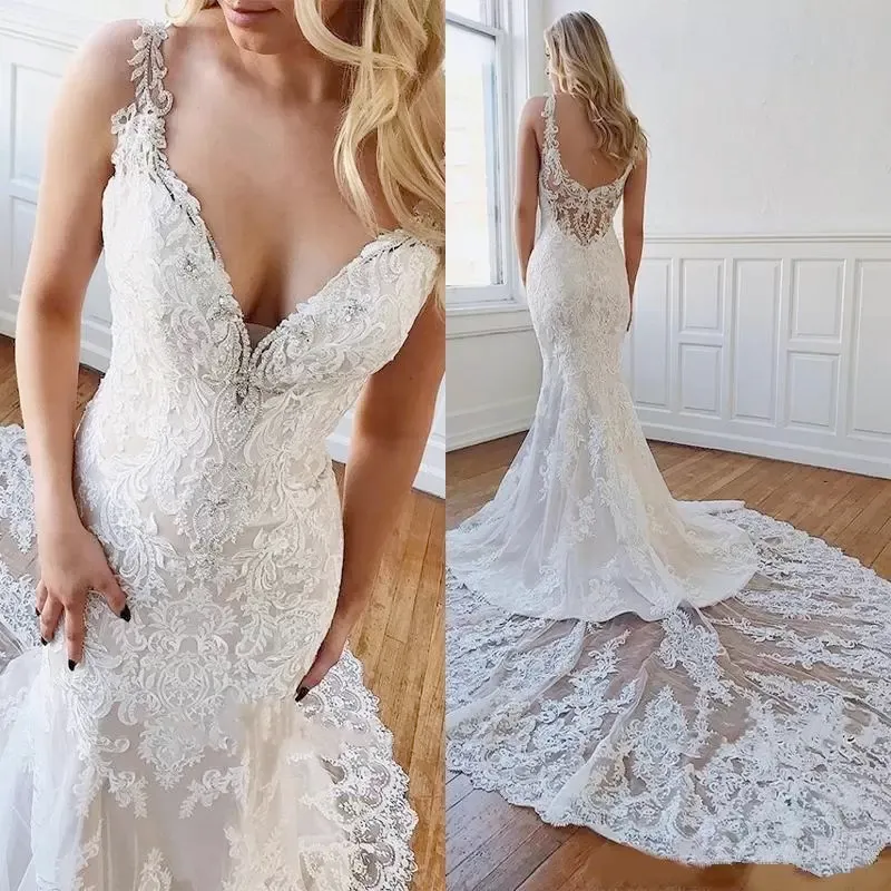 Gorgeous Lace Mermaid Wedding Dresses 2022 Sexy V-neck Applique Beaded Cathedral Train Trumpet Garden Beach Bride Wedding Gown