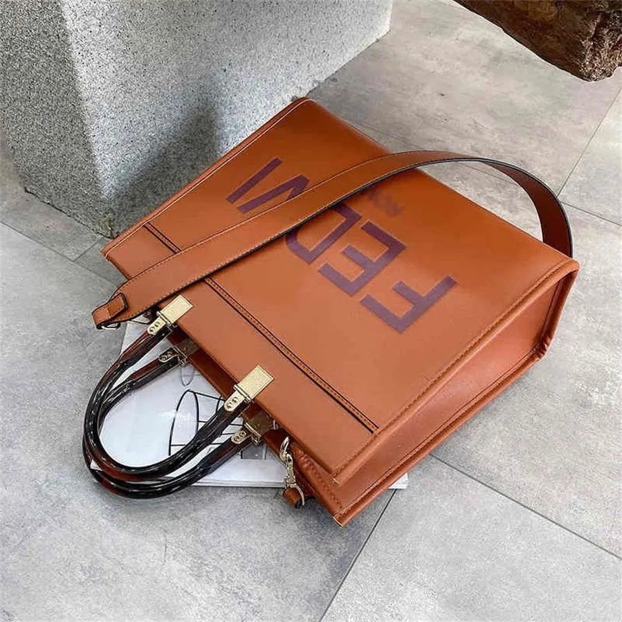 High-quality large-capacity autumn and winter fashion tote bag portable evening bag shoulder diagonal small square bag