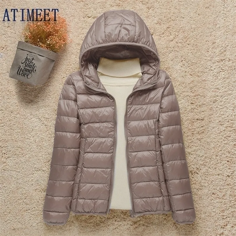 Womens Parkas Women Thin Jacket White Duck Down Ultralight Jackets Autumn and Winter Warm Coats Portable Outwear 220914