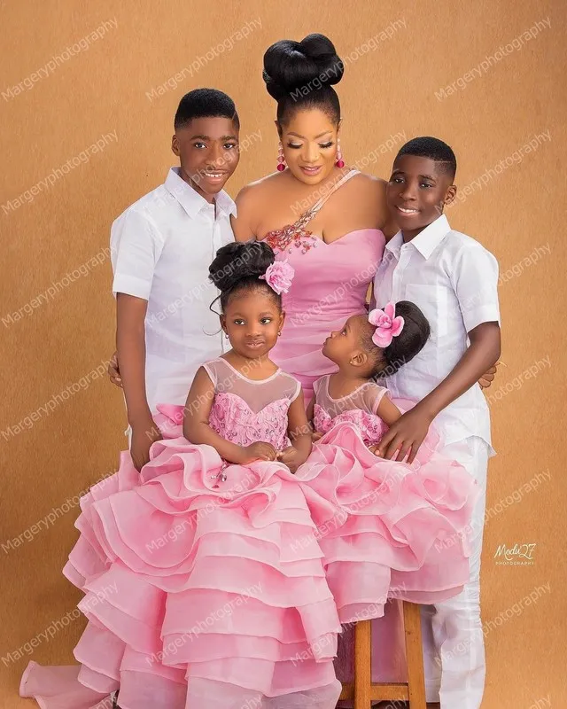 Family Matching Outfits Pink Silk Tulle Prom Dresses with Tiered Ruffles for Mother and Daughter Winter Wedding Party from Dhgate Family Matching Outfits - price 179.65 Family Matching Outfits Pink Silk Tulle Prom Dresses with Tiered Ruffles for Mother and Daughter Winter Wedding Party from Dhgate Family Matching Outfits - price 179.65