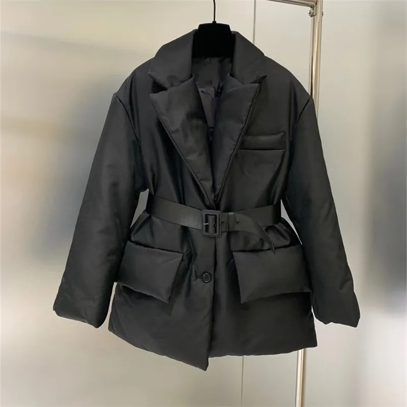 Parkas pour femmes pour l'automne et l'hiver, cette doudoune courte avec ceinture ressemble à un costume avec pour couper le corps en coton à l'intérieur ou 220914