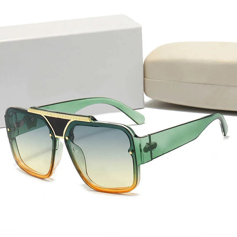 2022 Moda Lüksler Toptan Tasarımcılar Kadın 8687 Tasarımcı Güneş Gözlüğü Erkekler Marka Marka Güneş Glasses Beach Goggles Kadın Gözlükleri