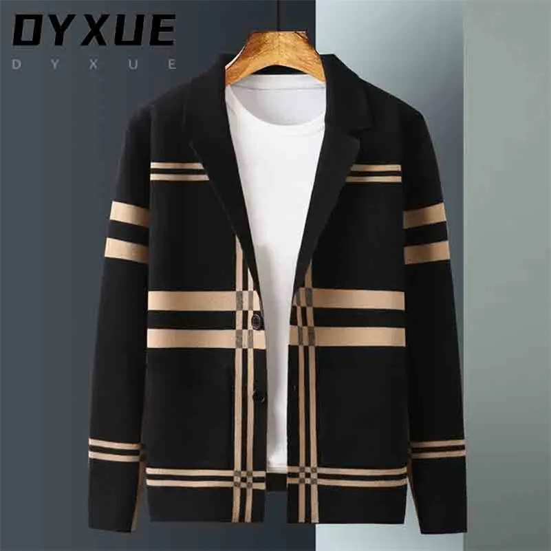 Panks masculins Luxury England Pocket Men Sweater Sweater Cardigan de la mode de mode de haut niveau Collier Collier de veste mince d'hiver