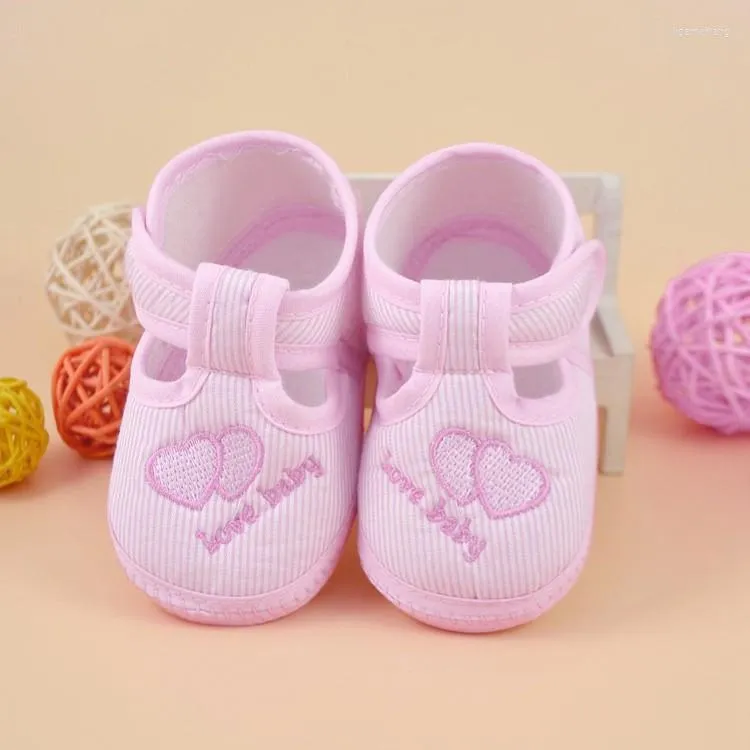 İlk Walkers 2022 Yumuşak Kız Kız Ayakkabı Doğdu Boy Sole Crib Toddler Bebek Tuval Sneaker Zapatos Bebes