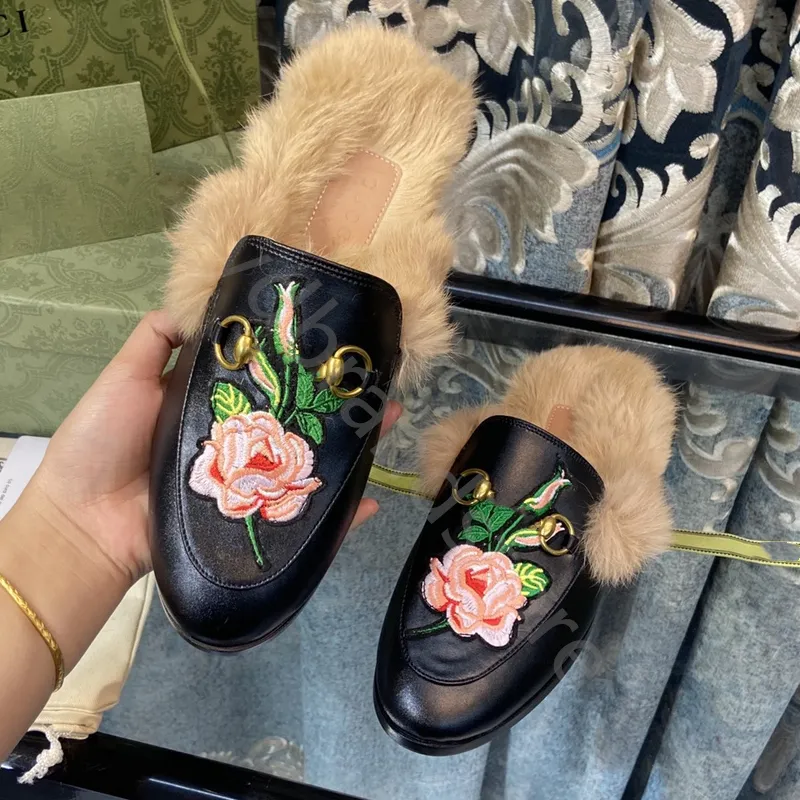 Fluffy design open store toe flat shoes