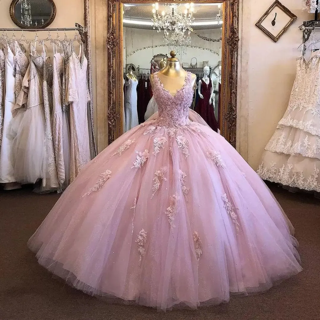 2023 Mode Dusty Rose Pink Quinceanera Kleider Ballkleid Prom V-Ausschnitt 3D Blumen Blumen Applikation Tüll Party Abendkleid B0916