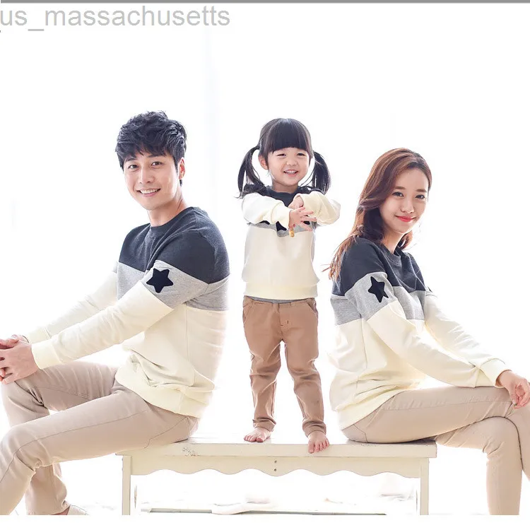 Family Matching Outfits Look Mommy and Me Clothes Fashion Mother Father Baby Cotton Clothing Embroidery