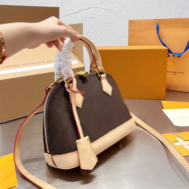 디자이너 패션 브랜드 어깨 가방 Luxurys 갈색 꽃 여성 Crossbody 핸드백 ALMA BB 쉘 가방 잠금 태그
