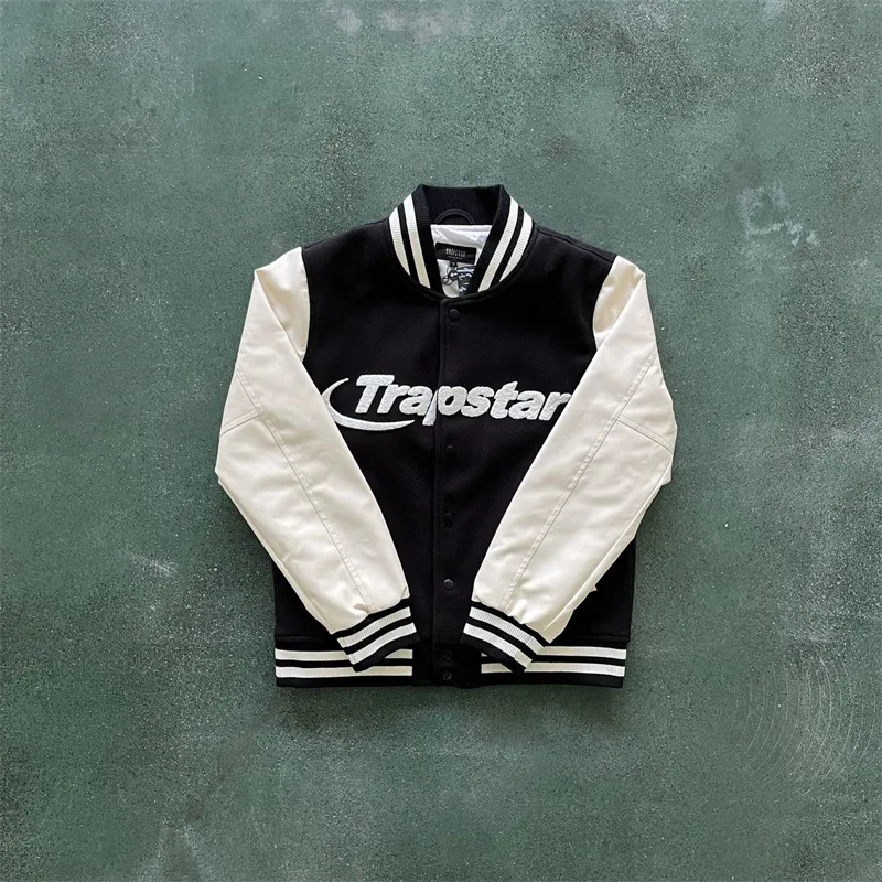 Kameraman 2023 Trapstar Varsity Jacket Designer Men Baseball Uniform Faux Leather 1to1 Kvinnor broderad kappa London High Street Size XS-XL