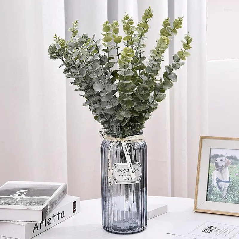 Flores decorativas de folhas artificiais verdes grandes Eucalipto Planta de folhas de folhas de casamento Plantas de simulação de decoração de quarto de casa