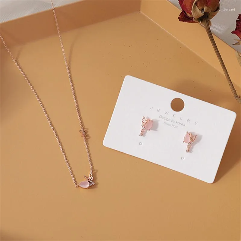 Pendientes de collar Juego de joyería de cristal de mariposa para mujeres Encantos rosados ​​Riniestas Animillas Annamentos Regalos