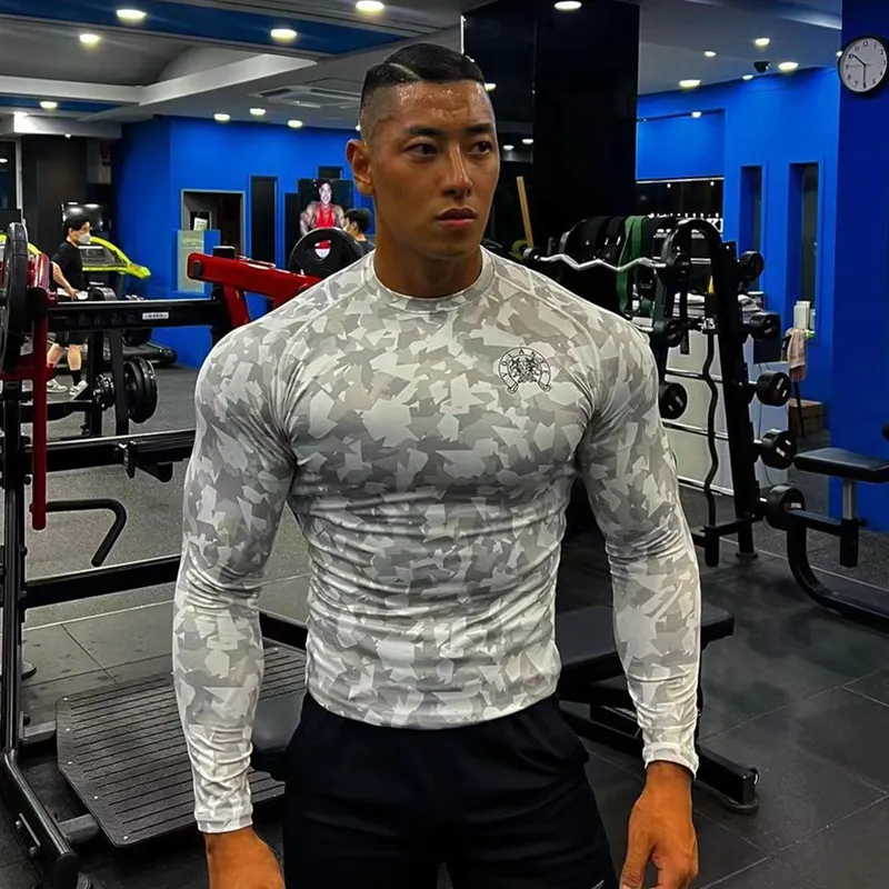 Hommes T-shirts Hommes Bodybuilding Camouflage T-shirt à manches longues Casual Fashion Print Slim Male Gym Fitness Tees d'entraînement Top Jogger Vêtements 220916