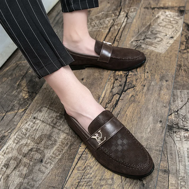 간단한 패션 로퍼 남성 신발 단색 PU 매일 청소년 캐주얼 포인트 발가락 작은 가죽 신발 AD164