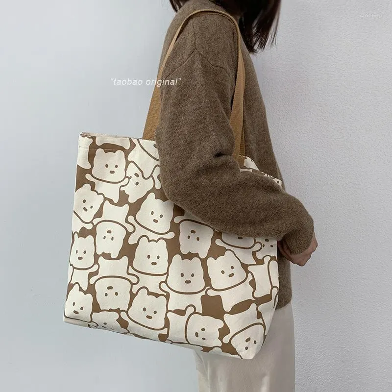Kvällspåsar kvinnor duk handväska stor kapacitet shoppare väska söt björn tyg dragkedja designer japansk stil tecknad stor axel