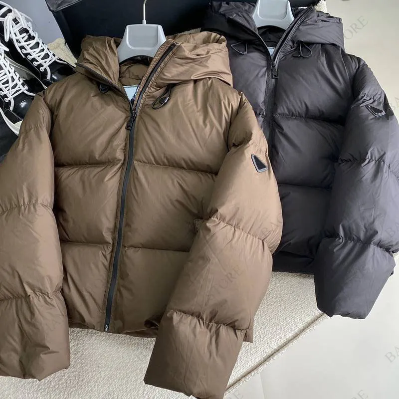 Klasyczne kurtki dla kobiet Krótkie z kaptury Płaszcz Designer Parkas Fashion Odwrócony trójkąt męskie kurtki Winter Warm Parker Windbreaker