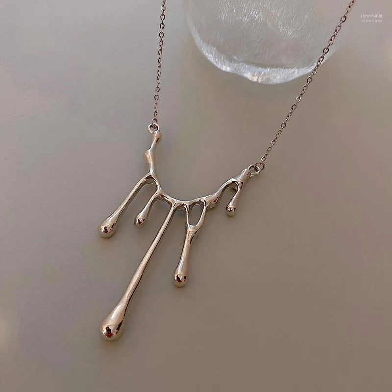 Pendant Necklaces European And American Style Metal Necklace For Women Personality Vintage Silver Color Clavicle Chain Irregular Niche Jewel