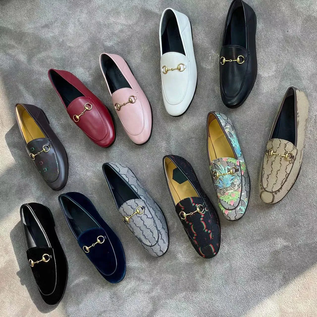 Geklede schoenen Muilezels horsebit loafers 100% leer Heren Dames Flat Maat 34-46 Princetown Authentieke Koeienhuid Casual Schoen Ronde neus Klassieke Slides Loafers Heren Bedrukt Metaal