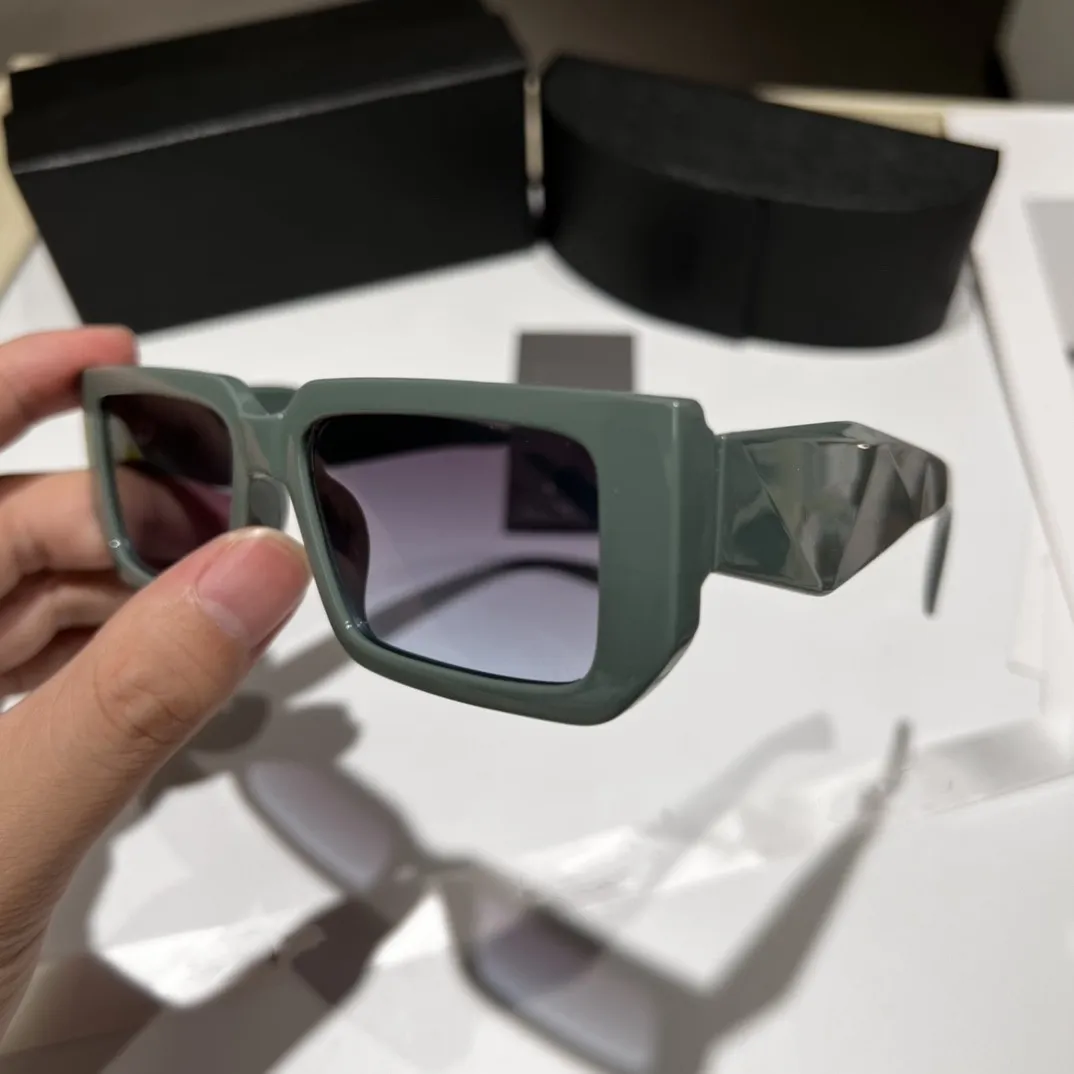 Projektantki luksusowe mężczyźni Kobiety Maska Wiek 17 W okulary przeciwsłoneczne marka mody owalne okulary przeciwsłoneczne Ovel Ochrony obiektywu UV Płytkowana ramka z pudełkiem Case8818