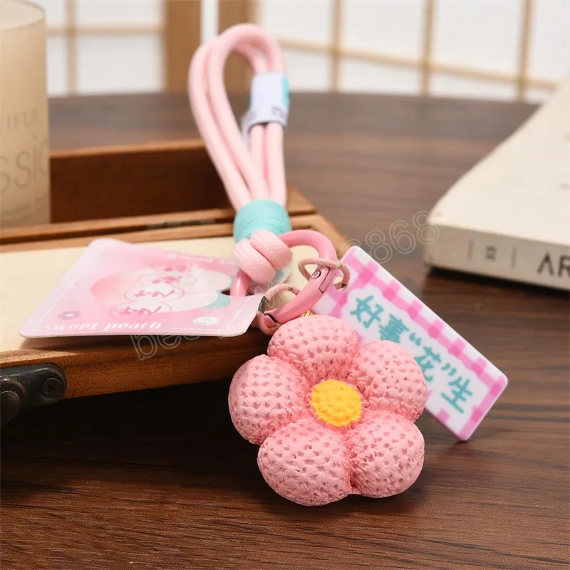Women Pink Flor Keychain Trendy Peach Strawberry Pingente de keyring J￳ias Cartoon Girls Bag Ornament