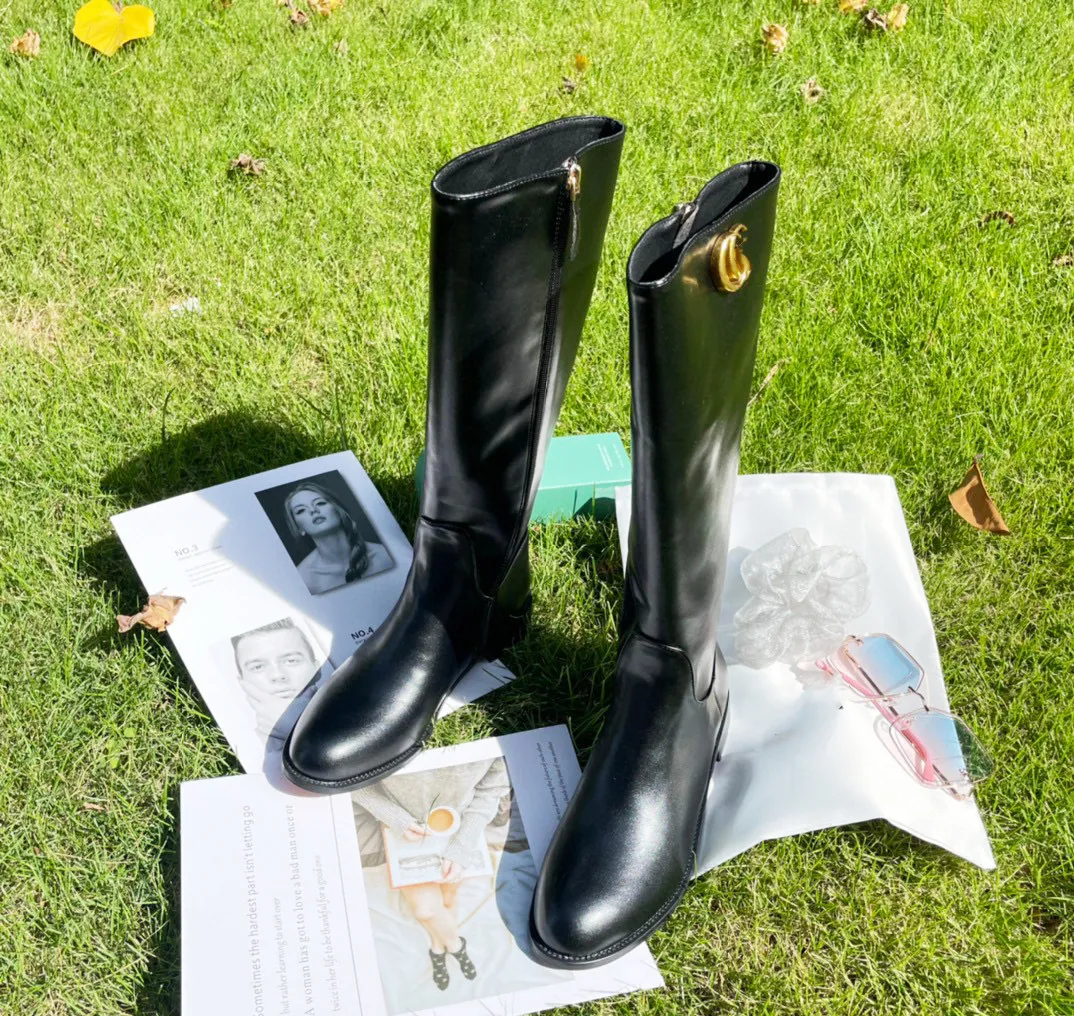 2022 최고의 패션 G 's Chelsea Boots for Woman 35-40 가을과 겨울 뉴 블랙 가죽 금속 표준 부츠 라운드 발가락 여자 신발 부츠