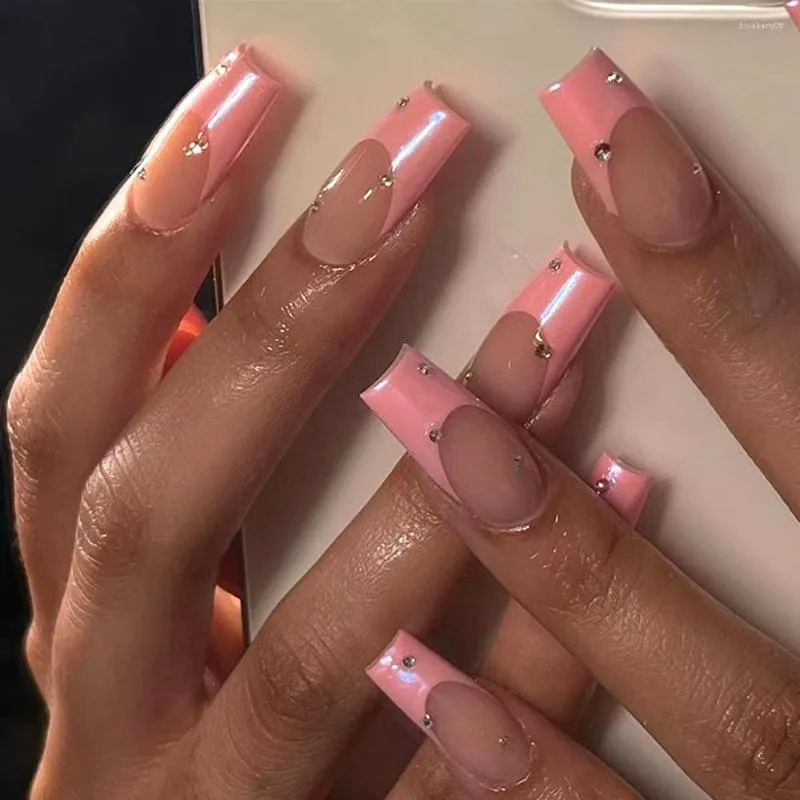 Valse nagels 24 -stks roze Franse vingernagel glitter Rhinestones Wearable nep Volledige hoes nagel tips druk op doe -het -zelf manicure gereedschap