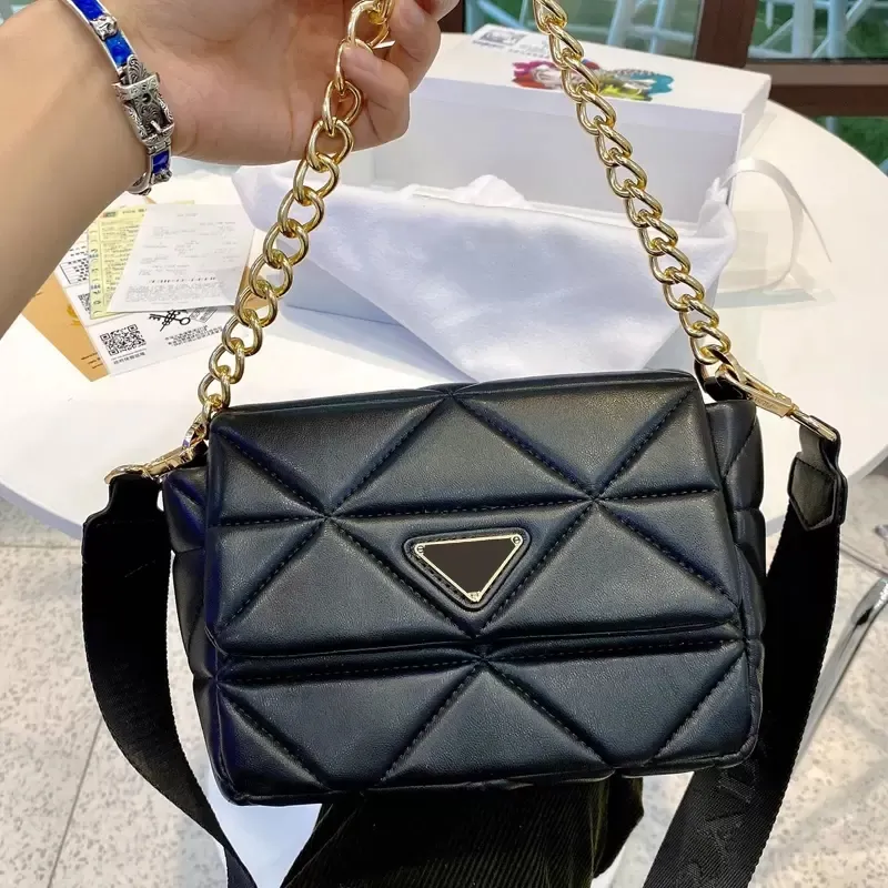 Дизайнерские сумки сумочки женщина одиночная сумка для плеча женщин Tote Luxury Fashion Chain Nylon Top Caffenge 2022 Кожаные портативные диагональные поперечные сумки