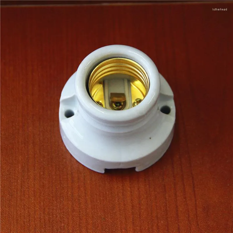 Screw fitting 2024 bulb holder