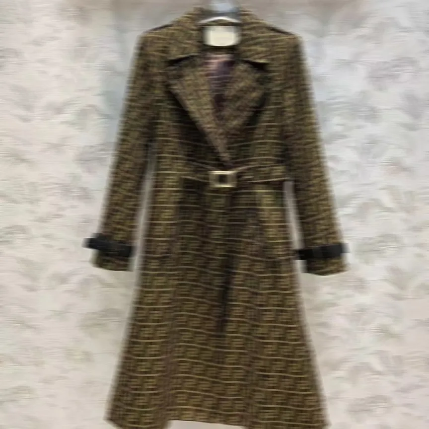 E19 Trench da donna autunno designer di lusso Giacca a vento da donna con stampa di lettere del corpo Cappotto con cintura allentata Cappotto da trench lungo casual femminile