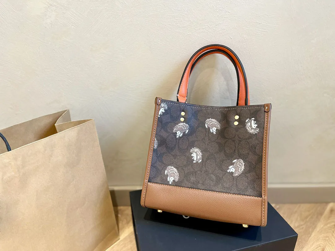 22ss women Bag fashion brand designer handbags wedding date tote bags cowhide print shopping bags