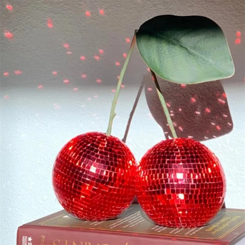 Objets décoratifs Figurines Mirror Ball Bar Club Handcrafted Reflective Foam Desk Vivid Cherry Figurine Ornement Office Decor 220919