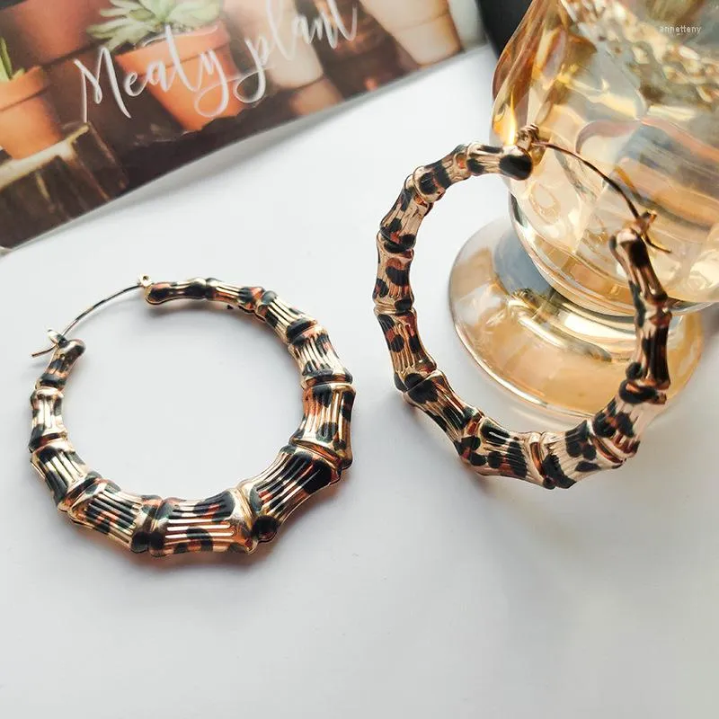 Hoopörhängen Leopardtryck Temperament Enkelt stort för Women Fashion Circle Stora Dingle Women's Street Ear Studs