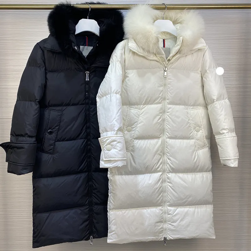doudounes pour femmes design badges brodés manteau d'hiver long col en fourrure de renard manteaux d'hiver pour femmes
