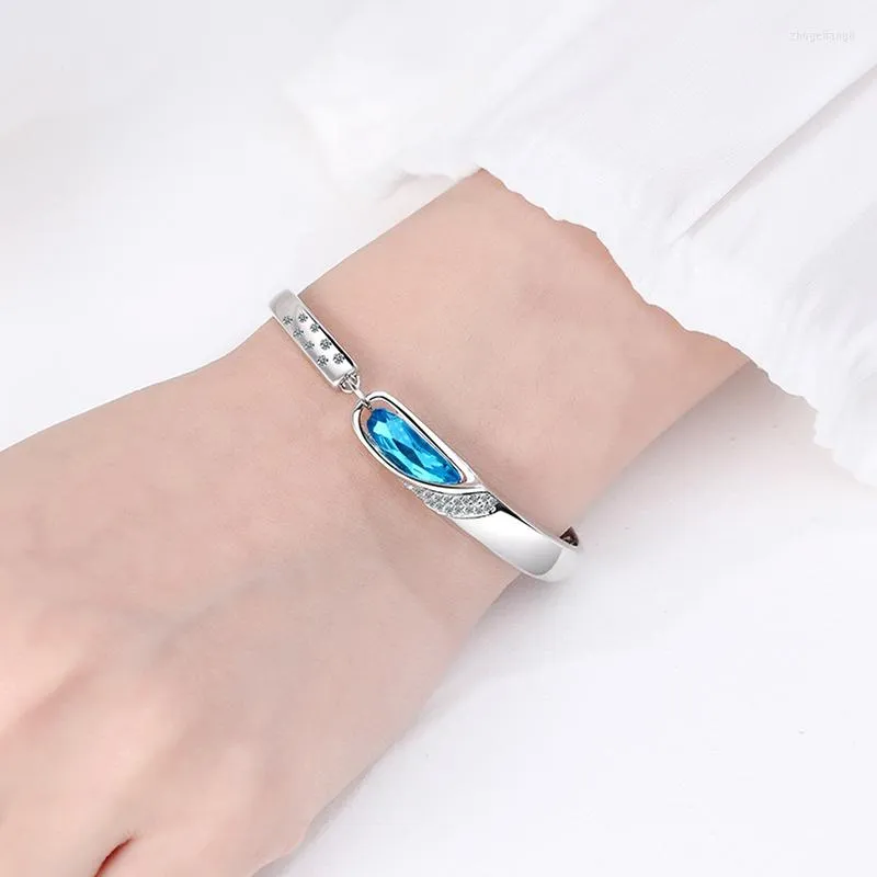 Link-Armbänder, luxuriöse blaue Zirkonia-Stein-Manschette, glänzendes Mikrokristallpflaster, Wasserloch, charmantes Armband, Zubehör, Geschenke für Frauen