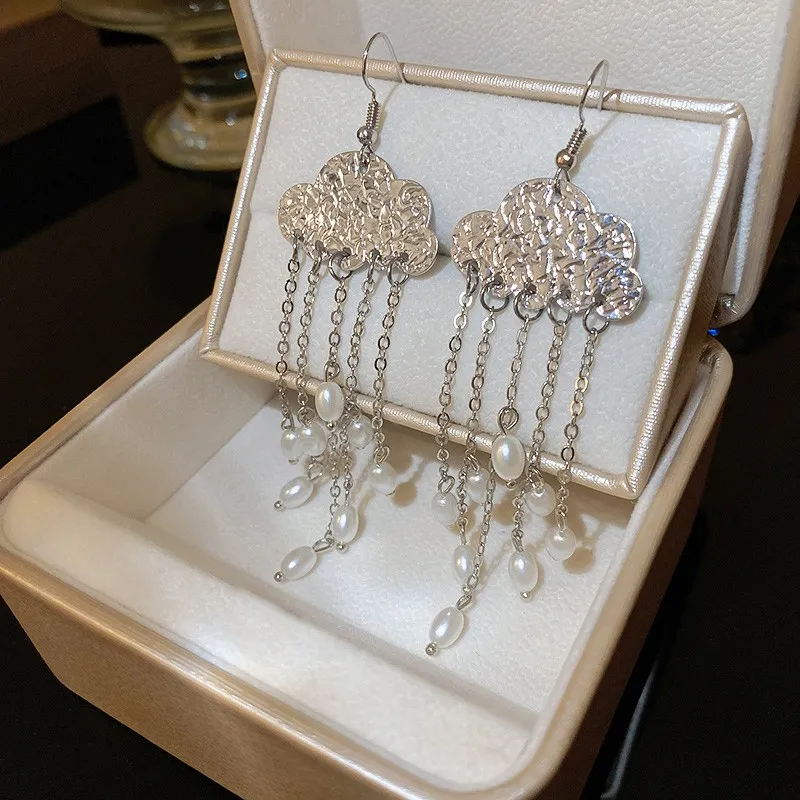 Orecchini pendenti a forma di nuvola alla moda Orecchini pendenti con nappe di perle Ganci Accessori orecchie in rame gioielli ragazze
