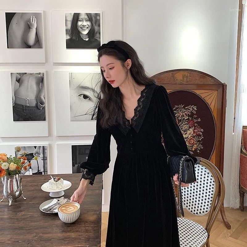 Robes décontractées français Vintage robe femmes dentelle velours noir élégant fête femme automne 2022 à manches longues Midi gothique MT687