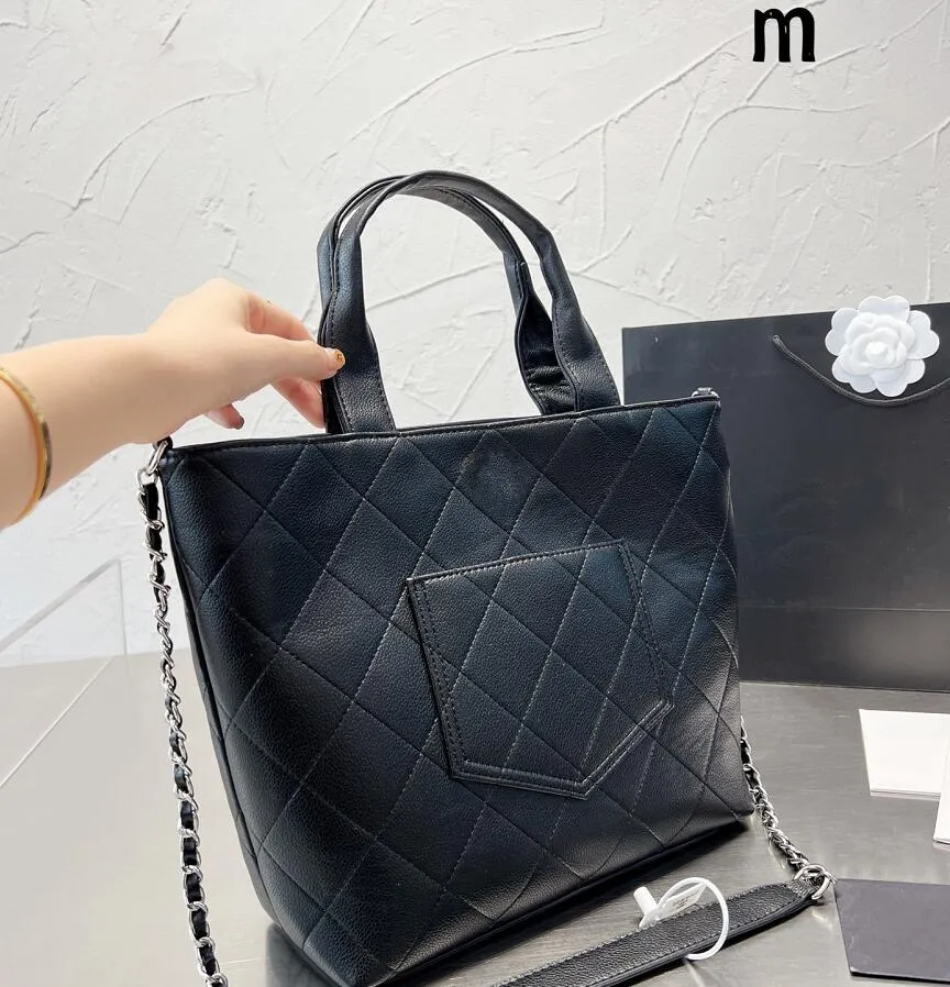 Viagem feminina Totes Correia de couro Bolsa de ombro Designer de grande capacidade Sacos de compras de cor sólida Mulheres cruzam bolsas para corpo Carteira