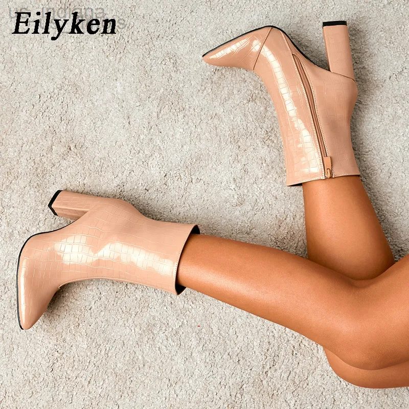 부츠 Eilyken 2022 New Serpentine Chelsea Western Cowboy Women Short Cossacks High Heels Cowgirl Booties Ankle Botas L220916